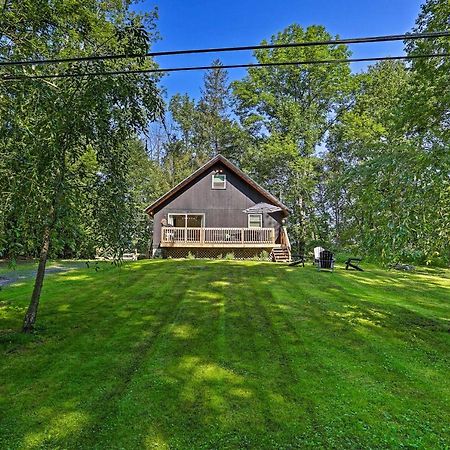 Modern East Stroudsburg Home With Deck And Gas Grill! Exterior photo